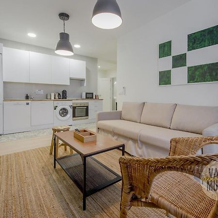 Spacious New Apartment Para 7 En La Plaza De Tirso De Molina Madrid Exterior photo